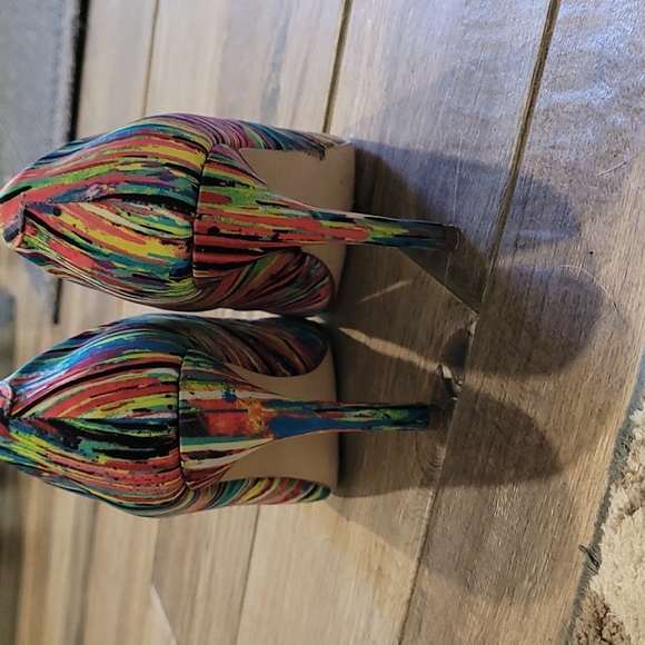 Fun Rainbow Heels 5.5 - Picture 3 of 7